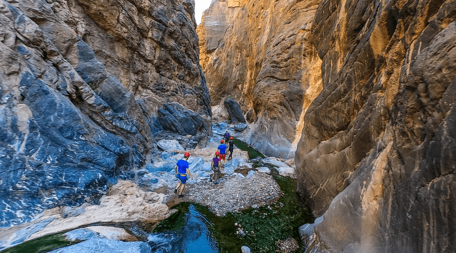 Experience-Hiking-at-Snake-Gorge